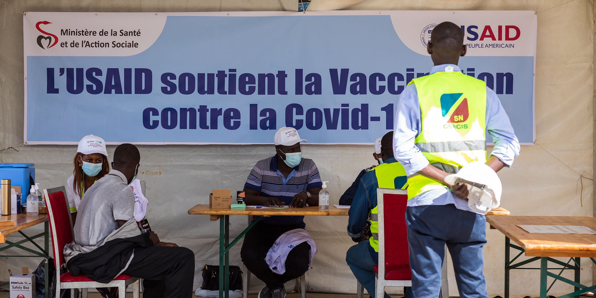 People waiting for their vaccines during the November 4-5 2021 mass vaccination campaign