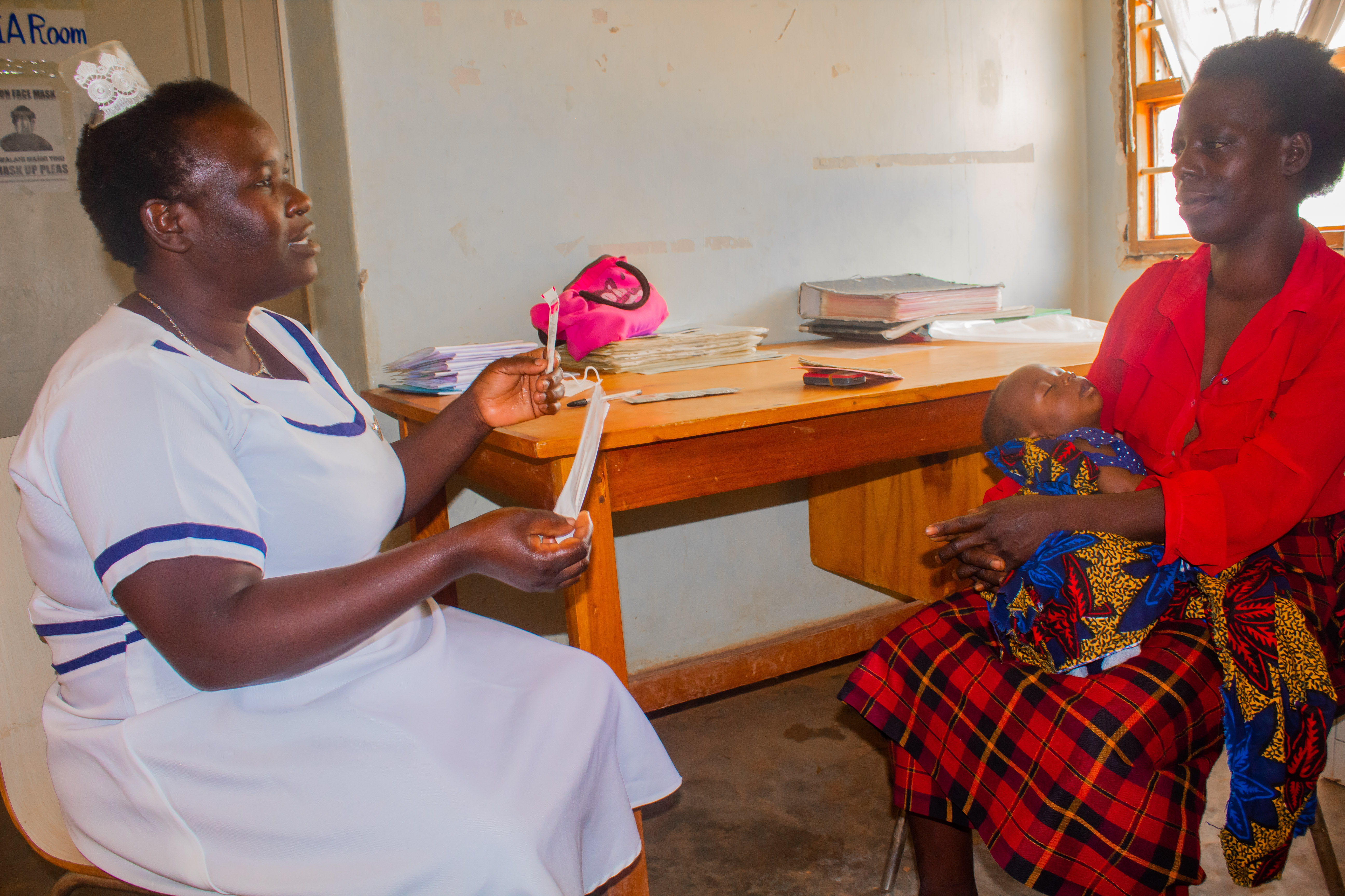 Mary Hlema in a counselling session at Enukweni health facility in Mzimba. Photo by GHSC-PSM